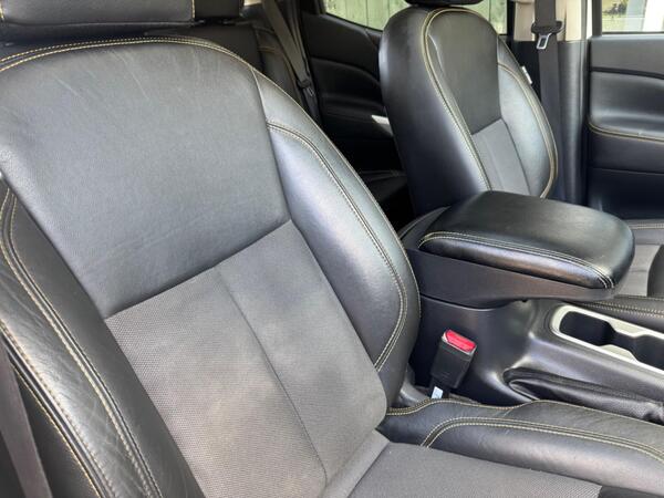 Nissan Navara 2.3 dCi N-Guard Auto 4WD Euro 6 4dr at 8th