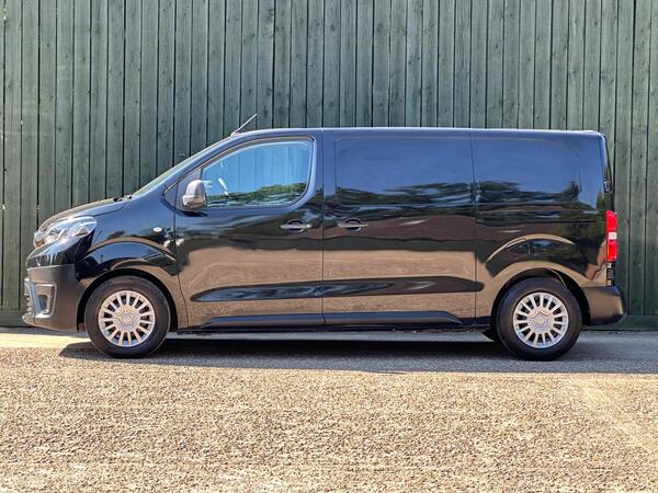 Toyota ProAce 1.6D Icon Medium Panel Van MWB Euro 6 (s/s) 6dr at 5th