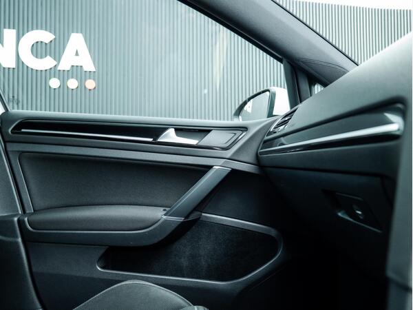 VOLKSWAGEN GOLF GTD S-A - Image 30
