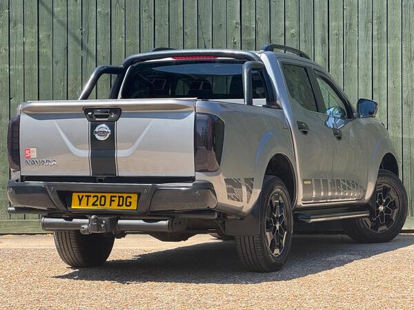 Nissan Navara 2.3 dCi N-Guard Auto 4WD Euro 6 4dr