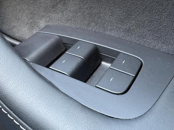 Tesla Model 3 (Dual Motor) Long Range Auto 4WDE 4dr