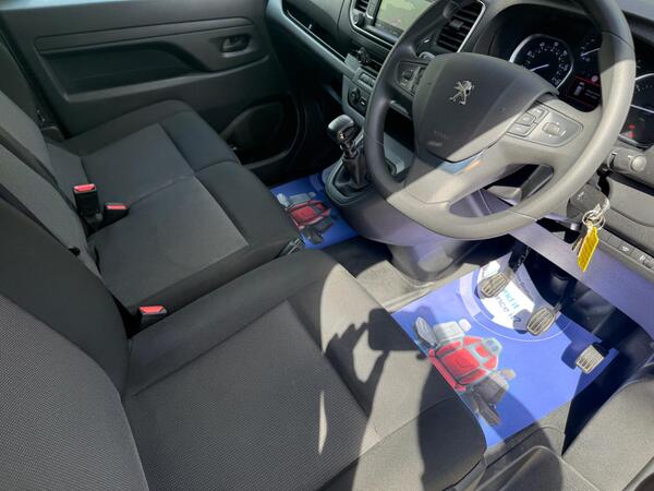 Peugeot Expert 2.0 BlueHDi 1400 Asphalt Premium + Standard Panel Van MWB Euro 6 (s/s) 6dr at 3th