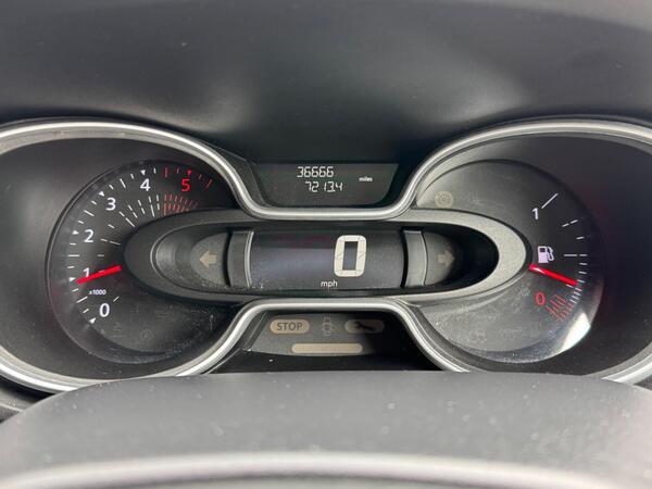 Renault Trafic 2.0 dCi ENERGY 28 Sport SWB Standard Roof Euro 6 (s/s) 5dr at 27th
