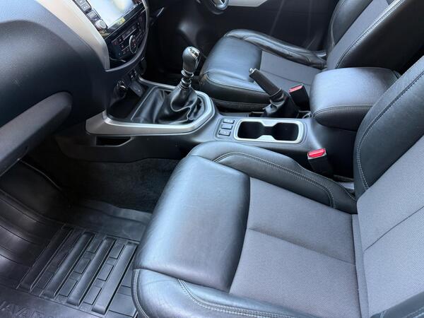 Nissan Navara 2.3 dCi N-Guard 4WD Euro 6 (s/s) 4dr at 17th