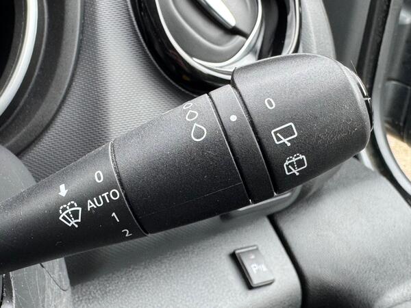 Renault Trafic 2.0 dCi ENERGY 28 Sport SWB Standard Roof Euro 6 (s/s) 5dr at 28th