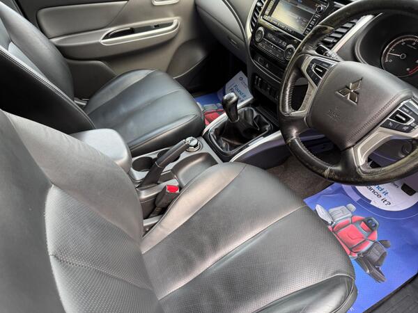 Mitsubishi L200 2.4 DI-D DC Warrior Pickup Double Cab 4dr Diesel Manual 4WD Euro 6 (178 ps)