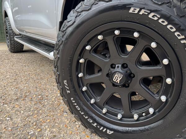 Nissan Navara 2.3 dCi Tekna Auto 4WD Euro 6 4dr at 39th