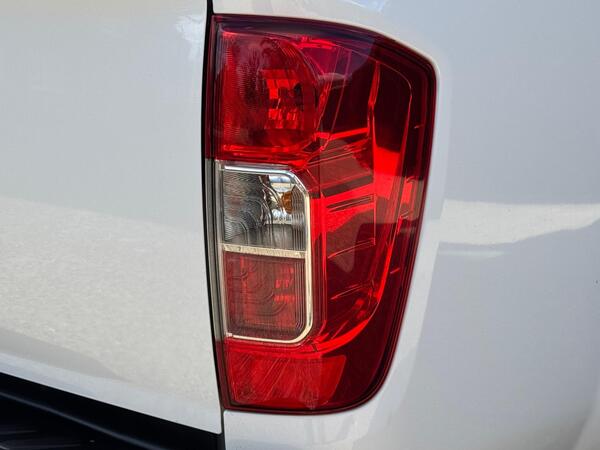Nissan Navara 2.3 dCi Tekna Auto 4WD Euro 6 4dr at 50th