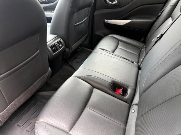 Nissan Navara 2.3 dCi Tekna Auto 4WD Euro 6 4dr at 22th