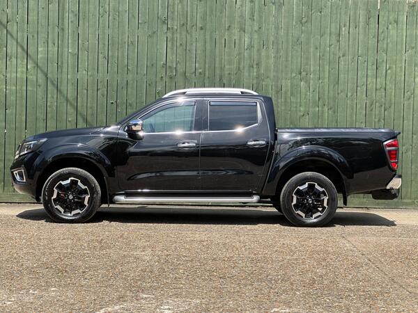 Nissan Navara 2.3 dCi Tekna 4WD Euro 6 (s/s) 4dr at 9th