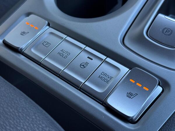 Hyundai KONA 64kWh Premium Auto 5dr (10.5kW Charger)