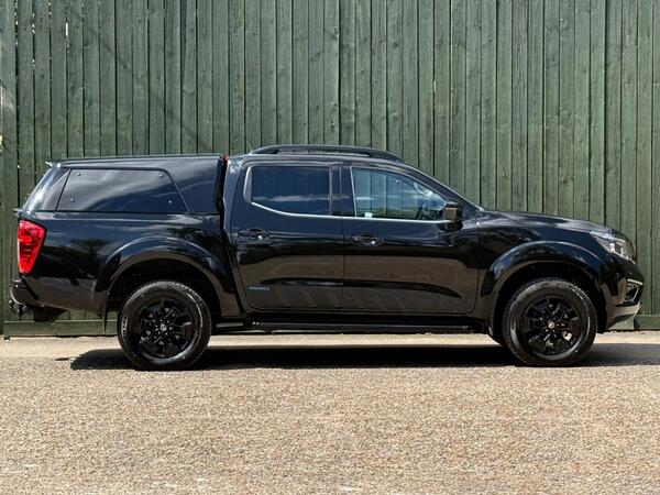 Nissan Navara 2.3 dCi N-Guard Auto 4WD Euro 6 4dr at 25th