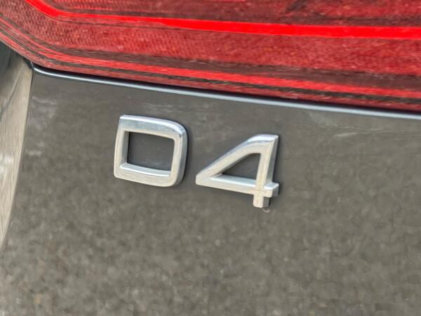 Volvo XC60 2.0 D4 Inscription Auto AWD Euro 6 (s/s) 5dr at 48th