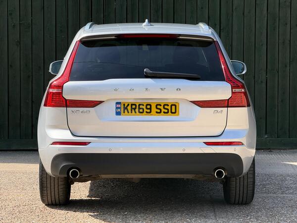 Volvo XC60 2.0 D4 Momentum Auto Euro 6 (s/s) 5dr at 18th
