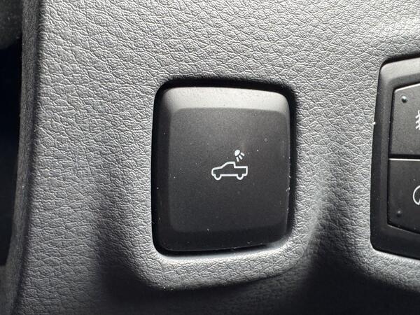 Ford Ranger 2.2 TDCi Limited Durashift 4WD Euro 5 4dr at 30th