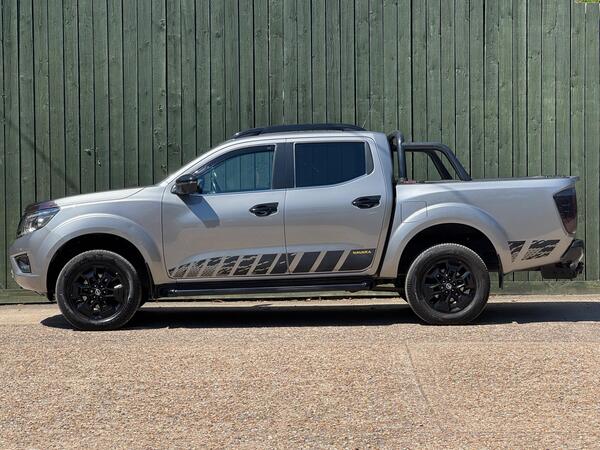 Nissan Navara 2.3 dCi N-Guard Auto 4WD Euro 6 4dr
