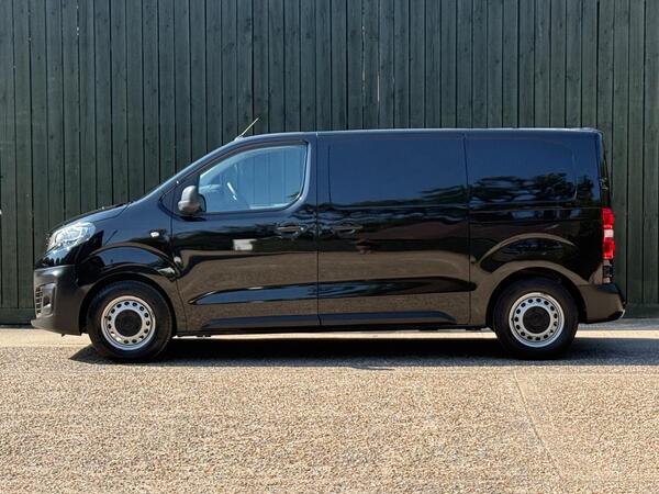 Peugeot Expert 1.5 BlueHDi 1000 Professional Premium Standard Panel Van MWB Euro 6 (s/s) 6dr at 14th