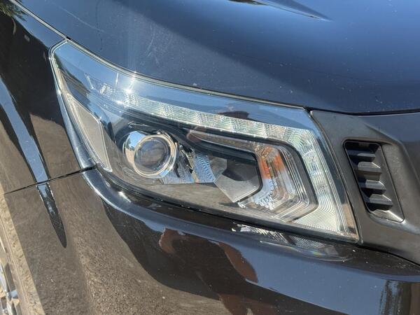 Nissan Navara 2.3 dCi Tekna 4WD Euro 6 (s/s) 4dr at 22th