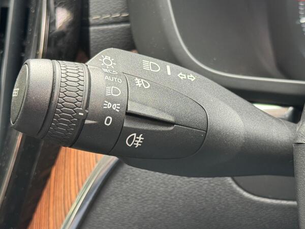 Volvo XC60 2.0 D4 Inscription Auto AWD Euro 6 (s/s) 5dr at 30th