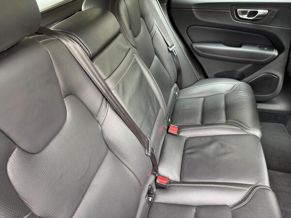 Volvo XC60 2.0 D4 Inscription Auto AWD Euro 6 (s/s) 5dr at 16th