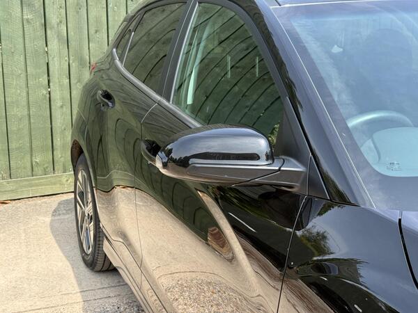 Hyundai KONA 64kWh Premium Auto 5dr (10.5kW Charger)