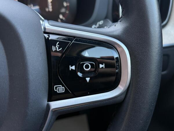 Volvo XC60 2.0 D5 PowerPulse Inscription Auto AWD Euro 6 (s/s) 5dr at 28th