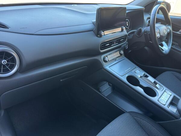 Hyundai KONA 64kWh Premium Auto 5dr (10.5kW Charger)