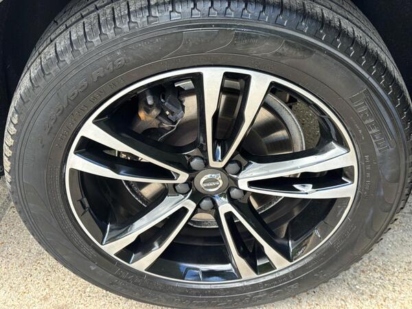 Volvo XC60 2.0 T4 Edition Auto Euro 6 (s/s) 5dr at 35th