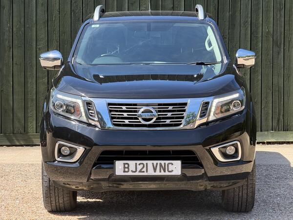 Nissan Navara 2.3 dCi Tekna Auto 4WD Euro 6 4dr at 5th