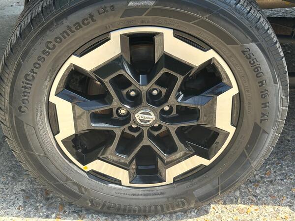 Nissan Navara 2.3 dCi Tekna 4WD Euro 6 (s/s) 4dr at 32th