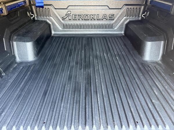 Toyota Hilux 2.4 D-4D Invincible Auto 4WD Euro 6 (s/s) 4dr (TSS) at 42th