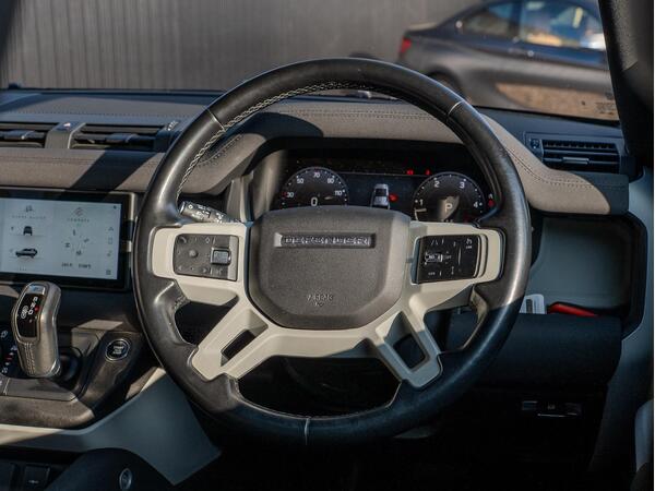 LAND ROVER DEFENDER X-DYNAMIC SE D MHEV A - Image 44