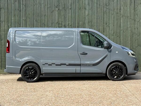 Renault Trafic 2.0 dCi ENERGY 28 Black Edition SWB Standard Roof Euro 6 (s/s) 5dr at 16th
