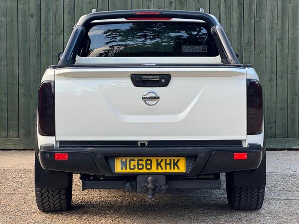 Nissan Navara 2.3 dCi N-Guard 4WD Euro 6 (s/s) 4dr at 15th