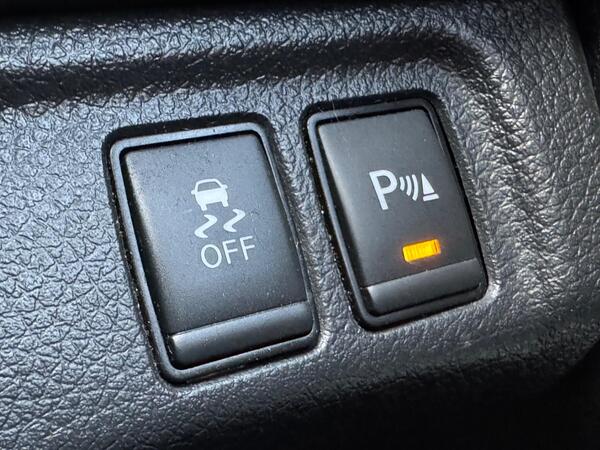 Nissan Navara 2.3 dCi N-Guard 4WD Euro 6 (s/s) 4dr at 48th