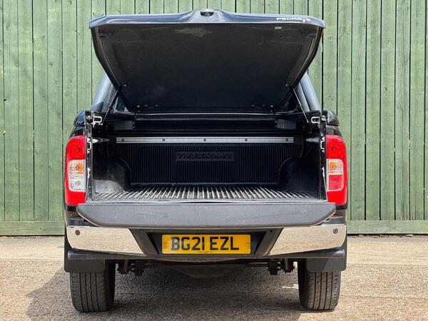 Nissan Navara 2.3 dCi Tekna 4WD Euro 6 (s/s) 4dr at 13th