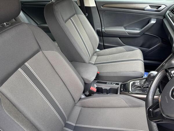 Volkswagen T-Roc 1.5 TSI EVO SE DSG Euro 6 (s/s) 5dr at 8th
