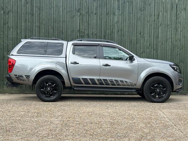 Nissan Navara 2.3 dCi N-Guard Auto 4WD Euro 6 4dr at 6th