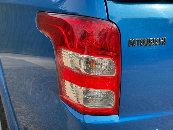 Mitsubishi L200 2.4 DI-D DC Warrior Pickup Double Cab 4dr Diesel Manual 4WD Euro 6 (178 ps)