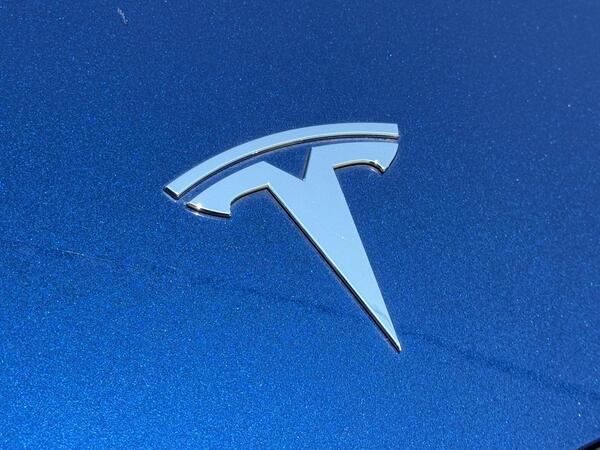 Tesla Model Y (Dual Motor) Long Range Auto 4WDE 5dr