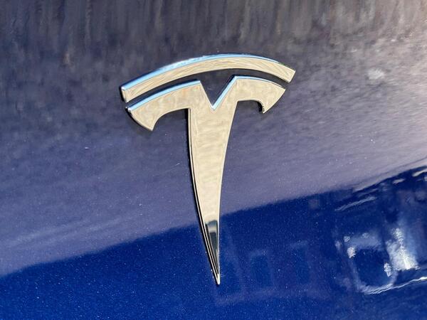 Tesla Model Y (Dual Motor) Long Range Auto 4WDE 5dr