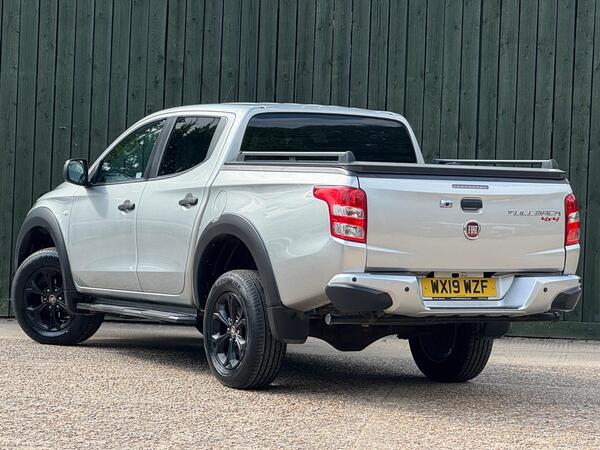 Fiat Fullback 2.4D Cross 4WD Euro 6 4dr at 11th