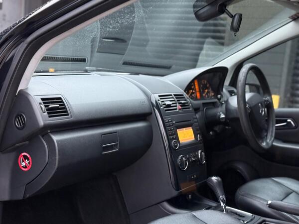Mercedes-Benz A Class 1.5 A160 Classic SE CVT 5dr - Image 3