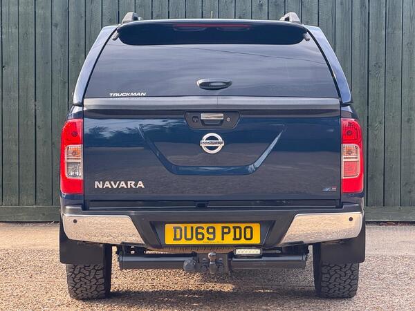 Nissan Navara 2.3 dCi Tekna 4WD Euro 6 (s/s) 4dr