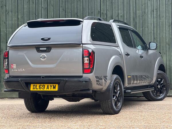 Nissan Navara 2.3 dCi N-Guard Pickup Double Cab 4dr Diesel Auto 4WD Euro 6 (190 ps)