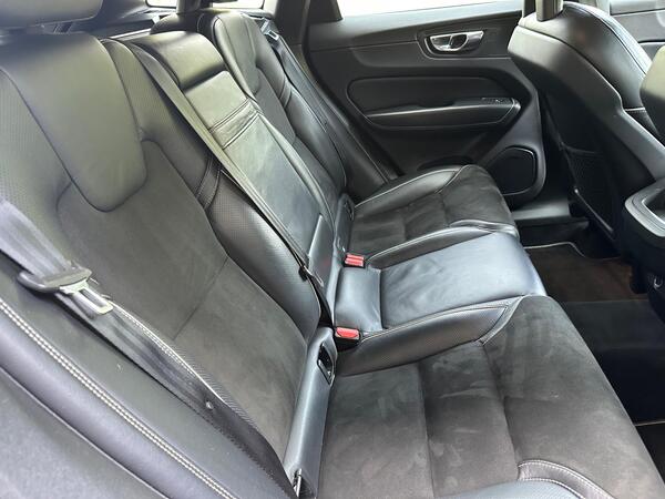 Volvo XC60 2.0 D4 R-Design Pro Auto AWD Euro 6 (s/s) 5dr at 18th