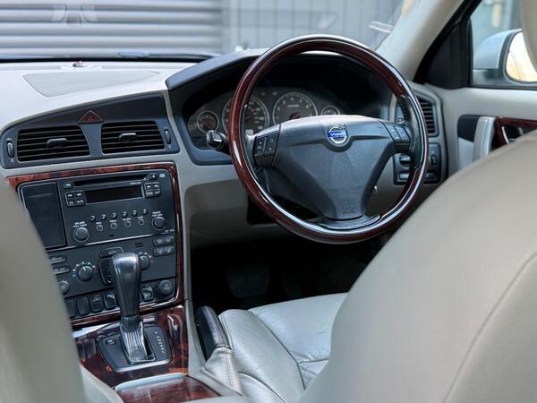 Volvo S60 2.0T S 4dr - Image 2