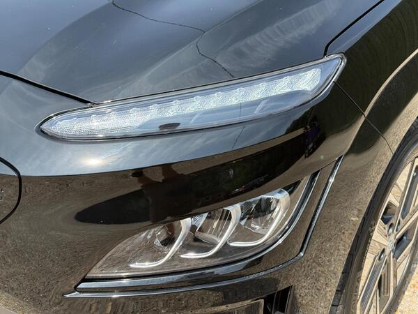 Hyundai KONA 64kWh Premium Auto 5dr (10.5kW Charger)