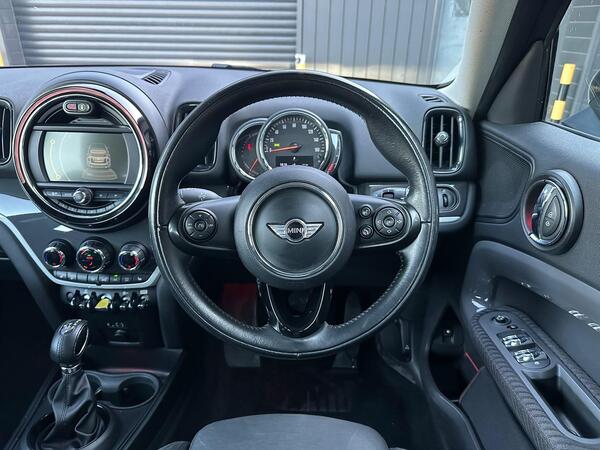 MINI Countryman 1.5 7.6kWh Cooper SE Auto ALL4 Euro 6 (s/s) 5dr - Image 2