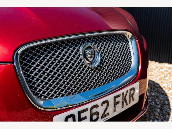 JAGUAR XF PREMIUM LUXURY D AUTO - Image 3